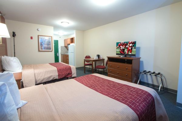 Hotel Red Roof Suites Dickinson